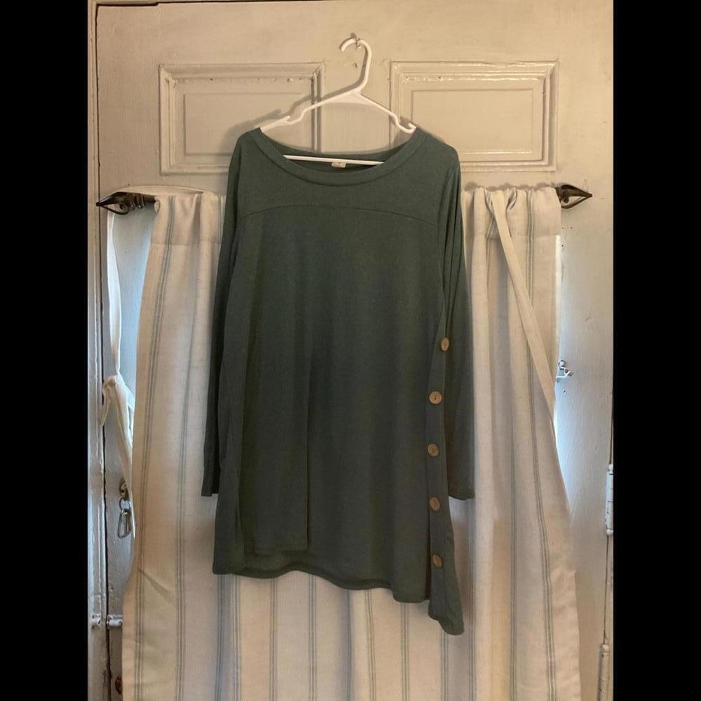 IGenJun XL Green Tunic with side Wooden buttons